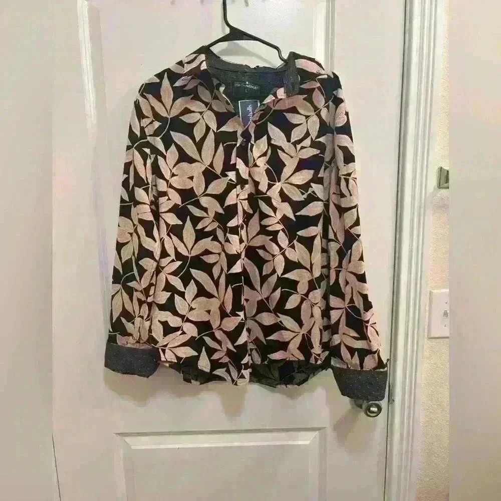 NWT Eighth Avenue Pink & Black Tropical Button Down with Flip Cuffs Size Large